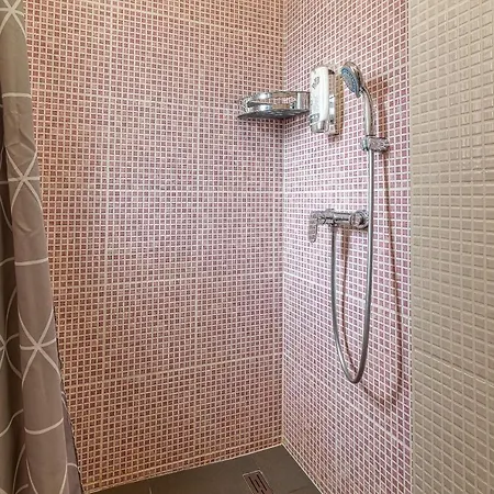 -jonashouse Near The Center With A Balcony