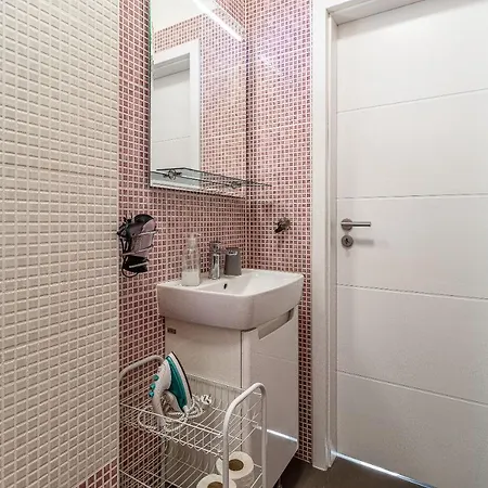 -jonashouse Near The Center With A Balcony Apartmán Bratislava